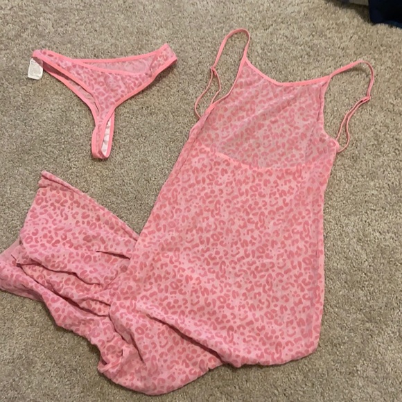 Pink leopard printed long slip & thong set. S - Picture 4 of 12